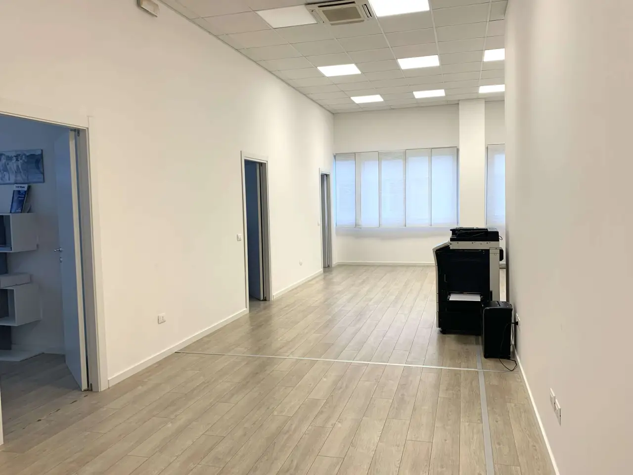 Ufficio in Via Primo Maggio 56/a, Ancona, {3} - Foto 1
