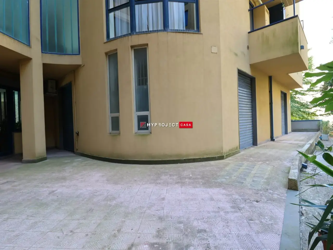 Negozio in Viale della Stazione, Martina Franca, {3} - Foto 1