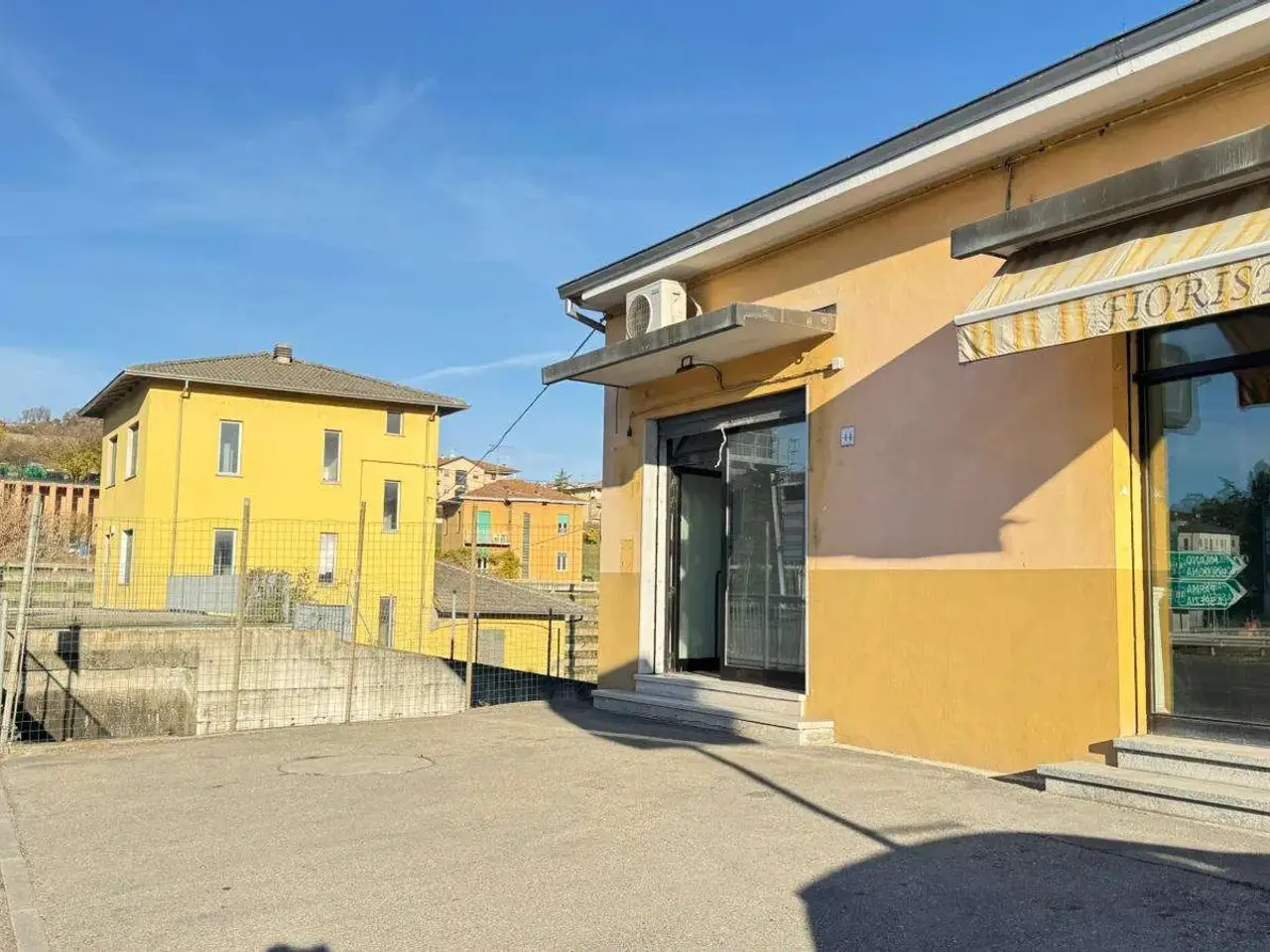 Negozio in Via Solferino 44, Medesano, {3} - Foto 2