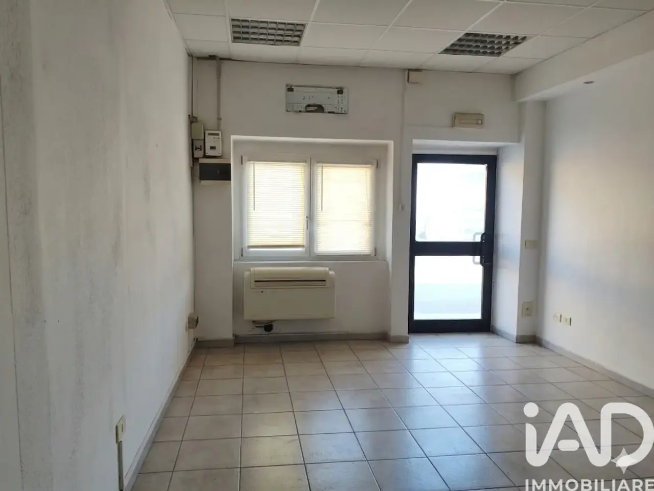 Negozio in Via Damiano della Chiesa 81, San Giovanni Lupatoto, {3} - Foto 2