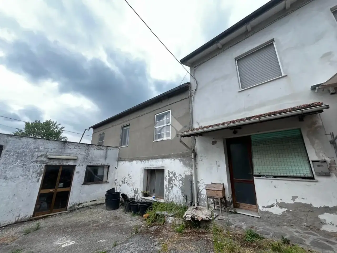 Palazzina commerciale in Strada Provinciale 13 5385, Santarcangelo Di Romagna, {3} - Foto 1