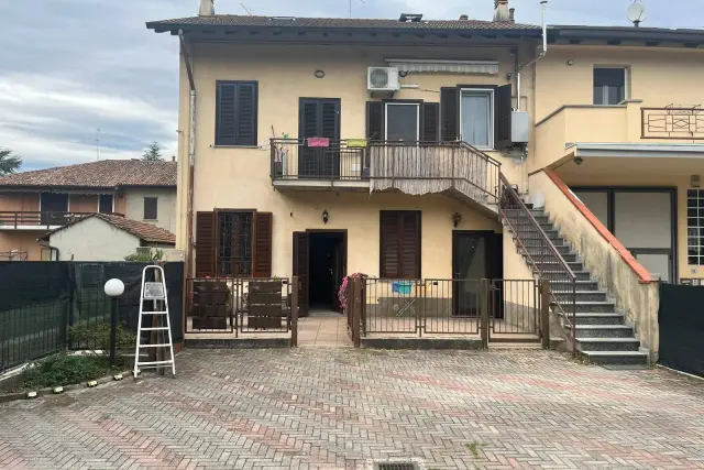 2-room flat in Via Monsignor Caccia Dominioni, Cornate d'Adda - Photo 1