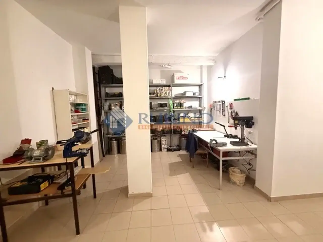 Magazzino in Viale della Repubblica, Modugno, {3} - Foto 2