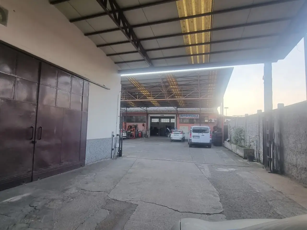 Palazzina commerciale in Via Bovisasca 141, Milano, {3} - Foto 1