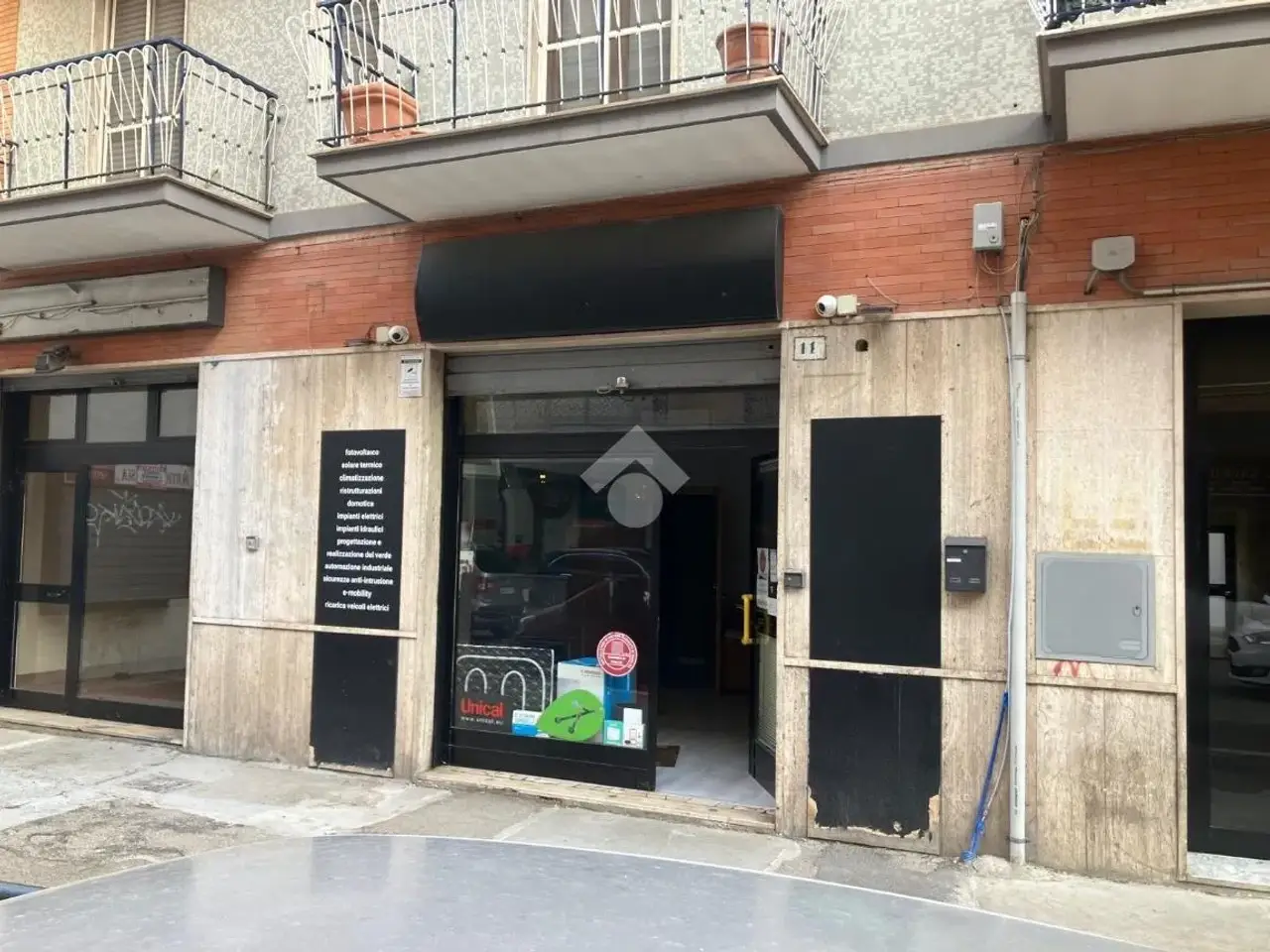 Negozio in Via Vittime Civili 11, Foggia, {3} - Foto 1