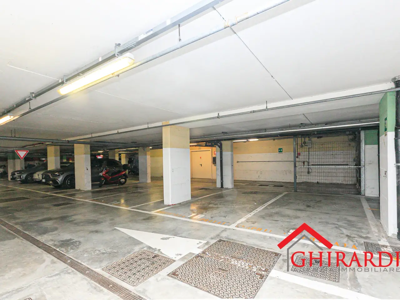 Parcheggio chiuso in Via Bombrini, Genova, {3} - Foto 1
