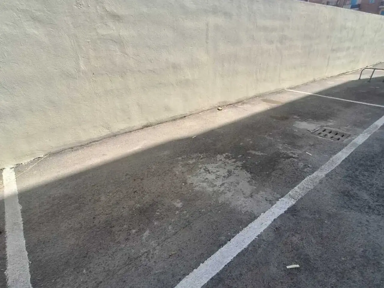 Parcheggio chiuso in Via Abruzzi, Cagliari, {3} - Foto 1