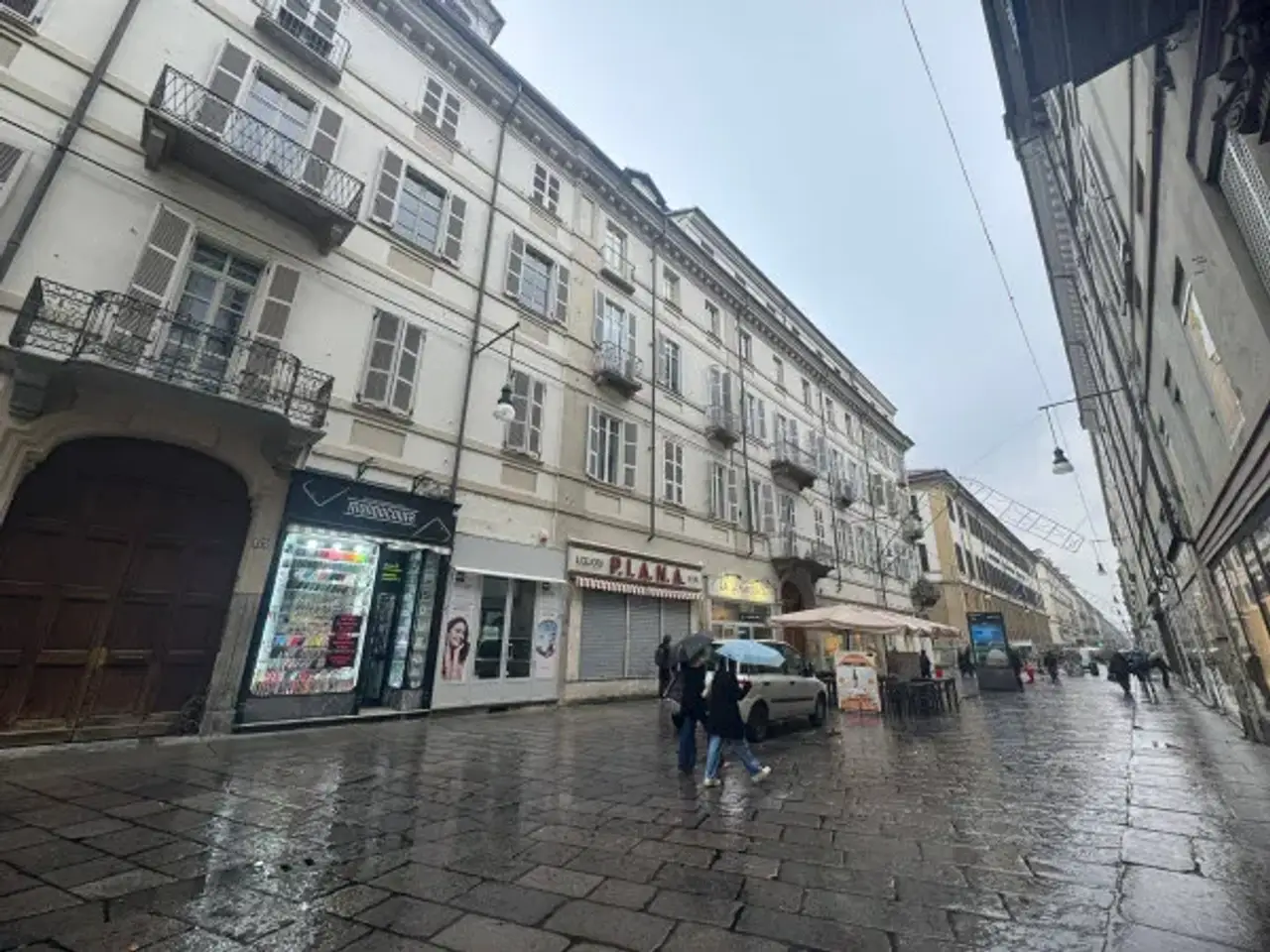 Negozio in Via Giuseppe Garibaldi 28, Torino, {3} - Foto 1