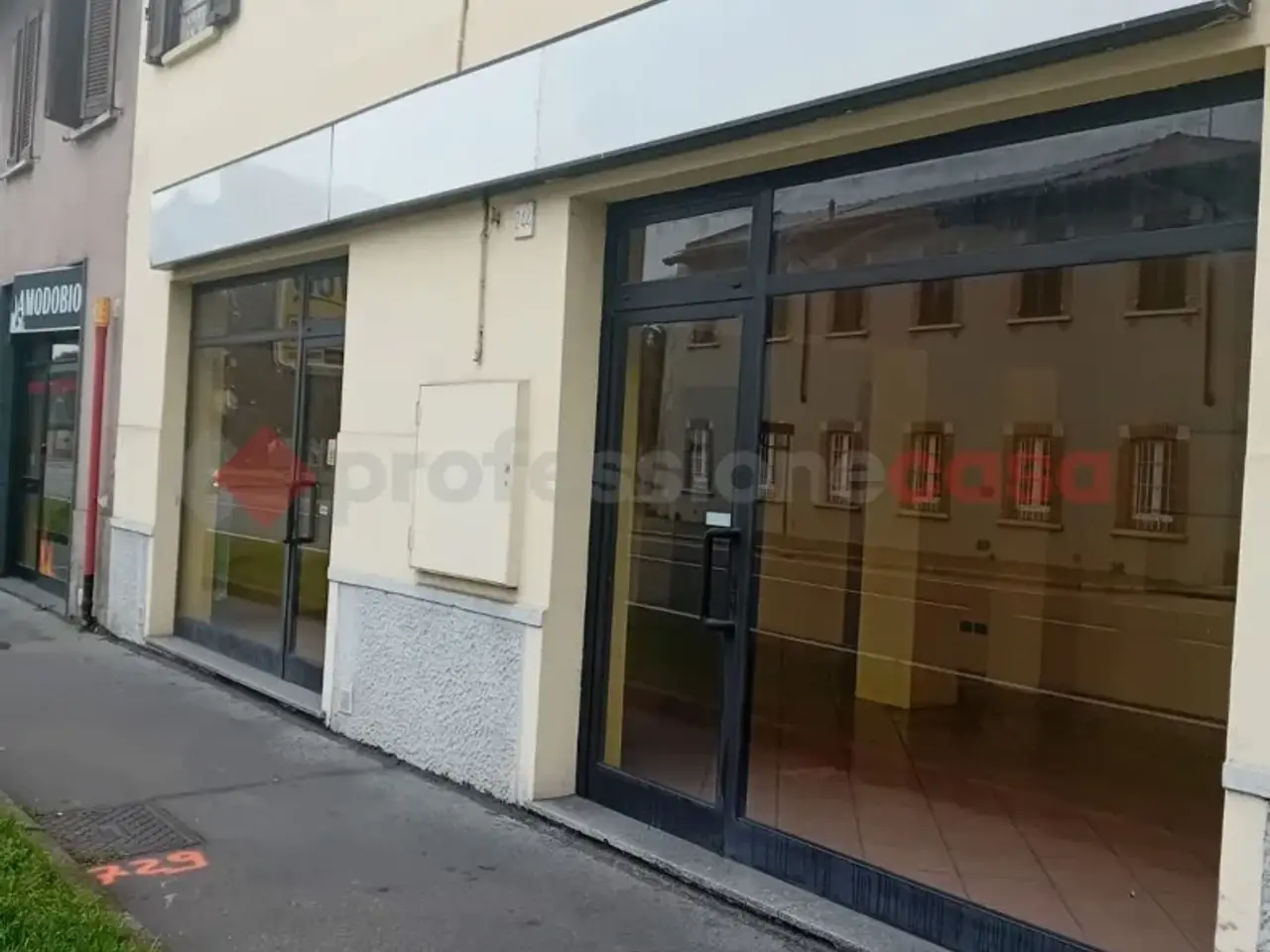 Negozio in Via Bixio  2, San Vittore Olona, {3} - Foto 2