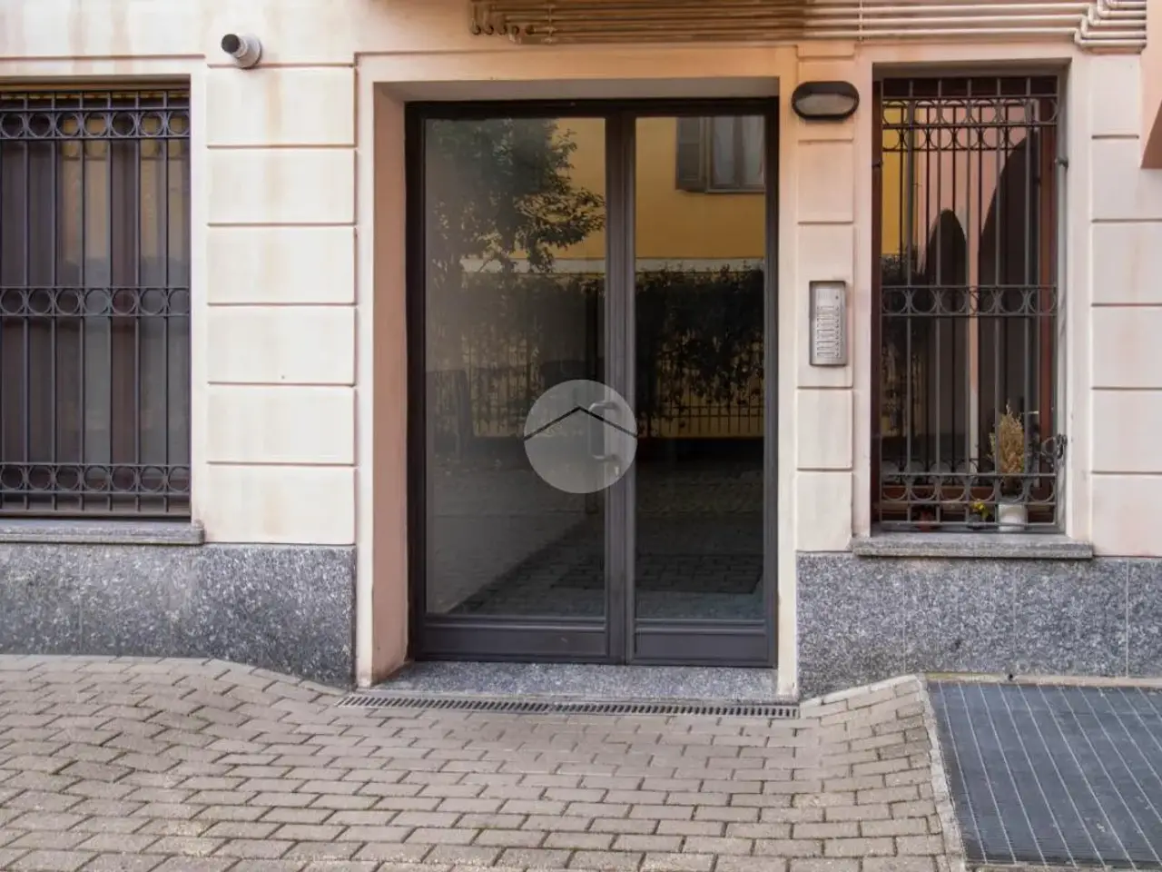 Negozio in Via Gramsci 34, Casalpusterlengo, {3} - Foto 1