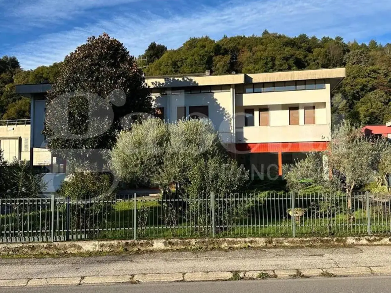 Capannone in Gasdotto 24-26, Valdagno, {3} - Foto 1