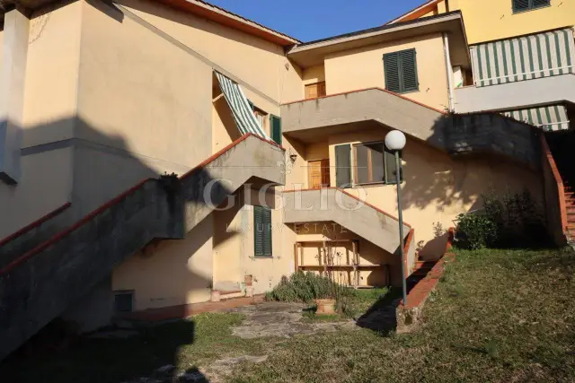 4-room flat in Via Matteotti, Reggello - Photo 1