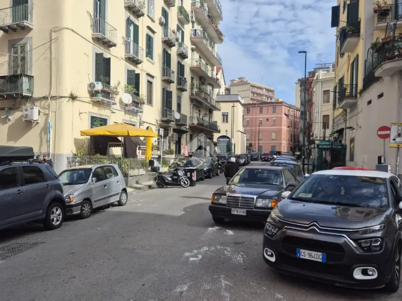 Negozio in Via Beniamino Cesi 2, Napoli, {3} - Foto 2
