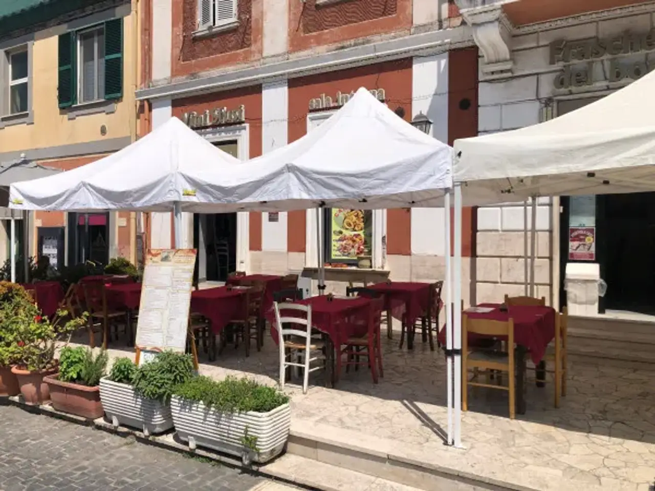 Ristorante in Viale dei Romagnoli 759, Roma, {3} - Foto 1
