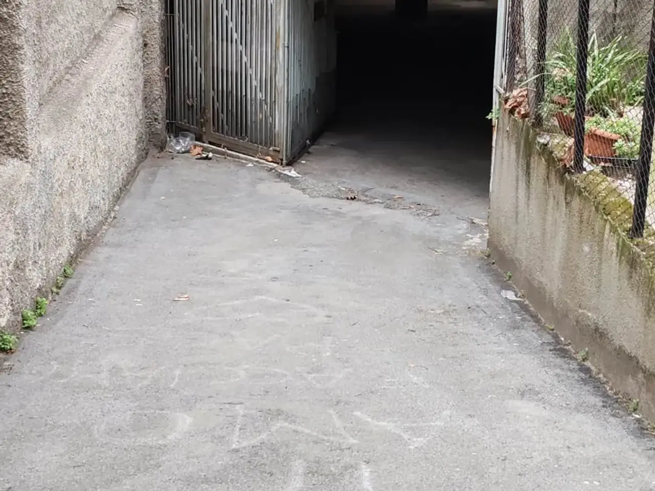 Magazzino in Via Francesco Crispi, Savona, {3} - Foto 1