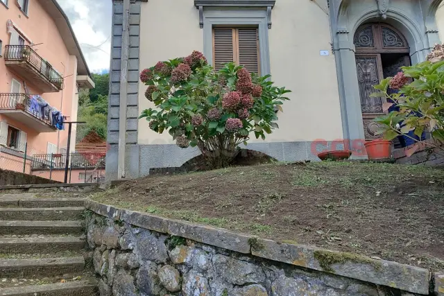 Vierzimmerwohnung in Via Vannugli  8, Castelnuovo di Garfagnana - Foto 1