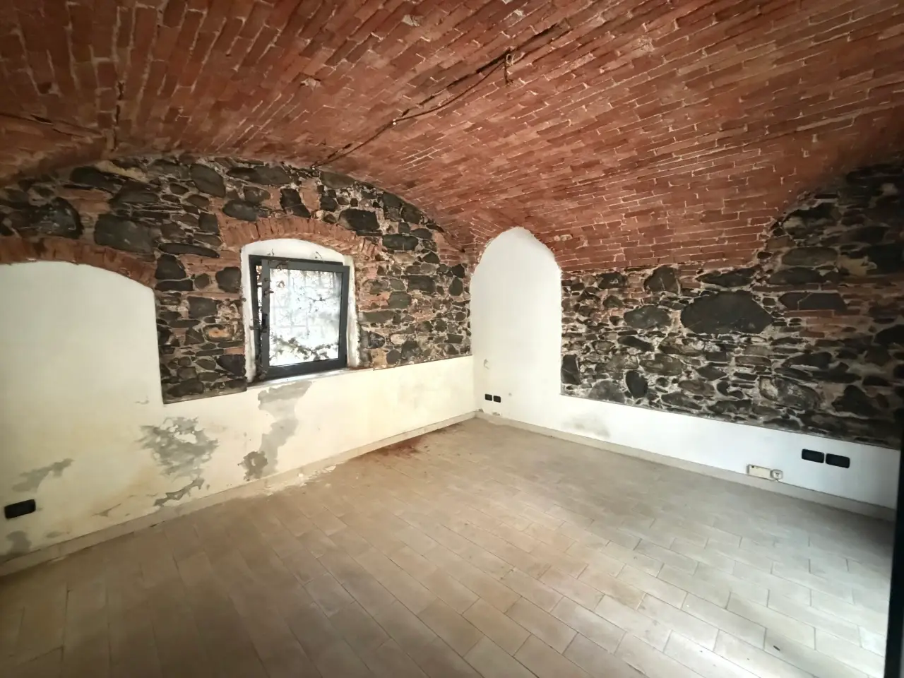 Negozio in Via Sobborgo Spina, Sarzana, {3} - Foto 1