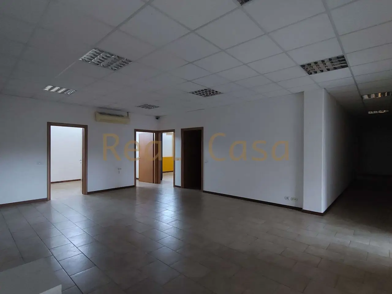 Palazzina commerciale in Via Livingstone , Modena, {3} - Foto 1