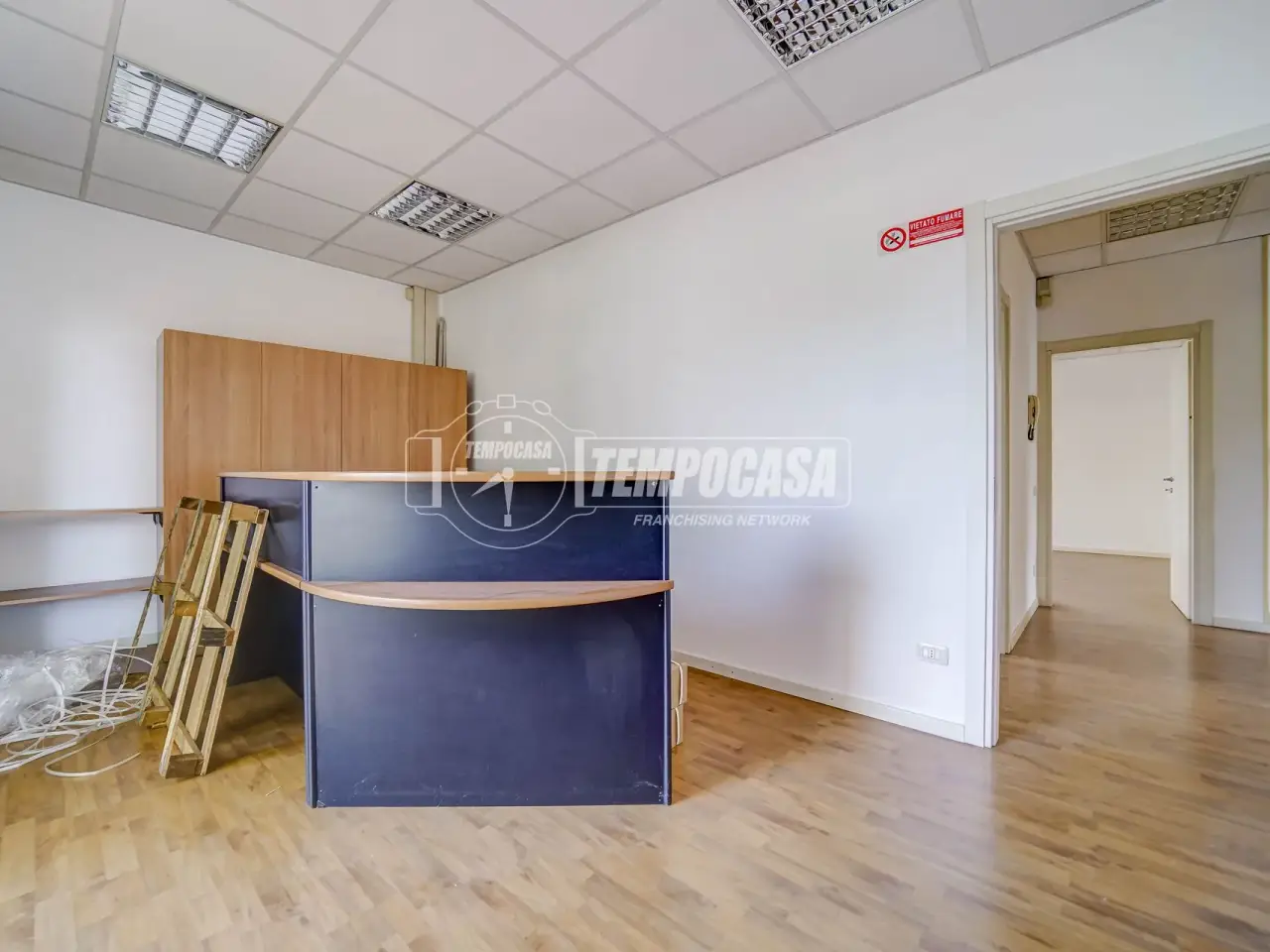 Ufficio in Via Cesare Battisti 12, Gazzada Schianno, {3} - Foto 1