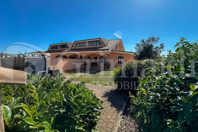 Villa in Via delle Rose, Pomezia - Foto 1