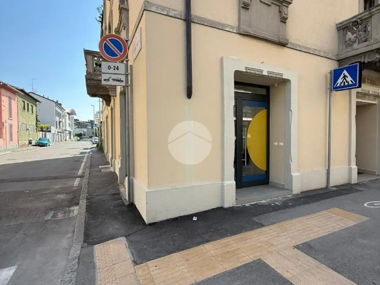 Negozio in Via Andrea Fantoni 30, Bergamo, {3} - Foto 1