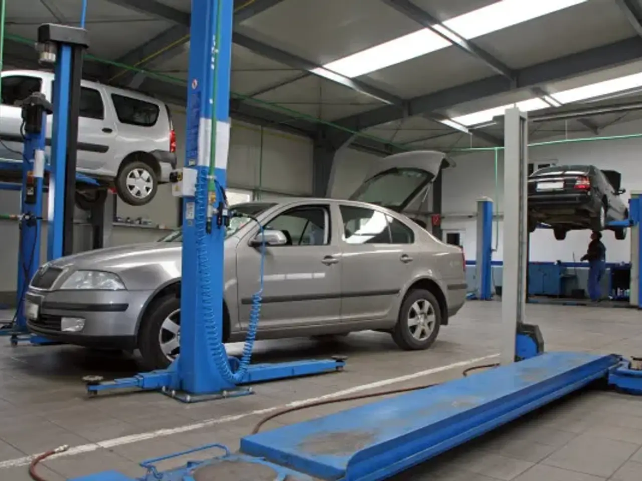 Carrozzeria in , Torino, {3} - Foto 2