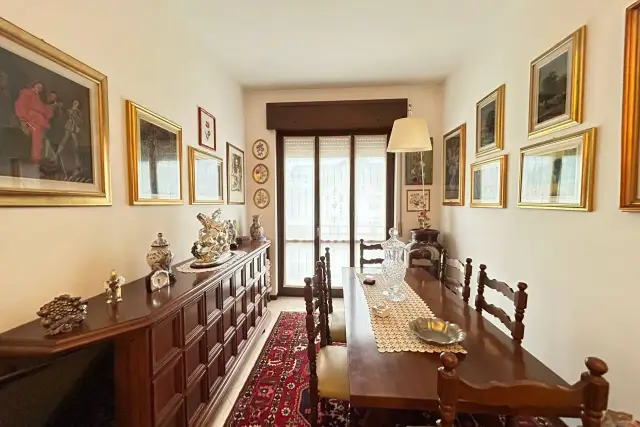 2-room flat in Via Enrico Cialdini, Meda - Photo 1