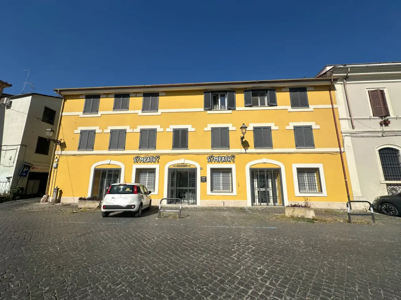 Negozio in Via Antonio Gramsci  12, Civita Castellana, {3} - Foto 1