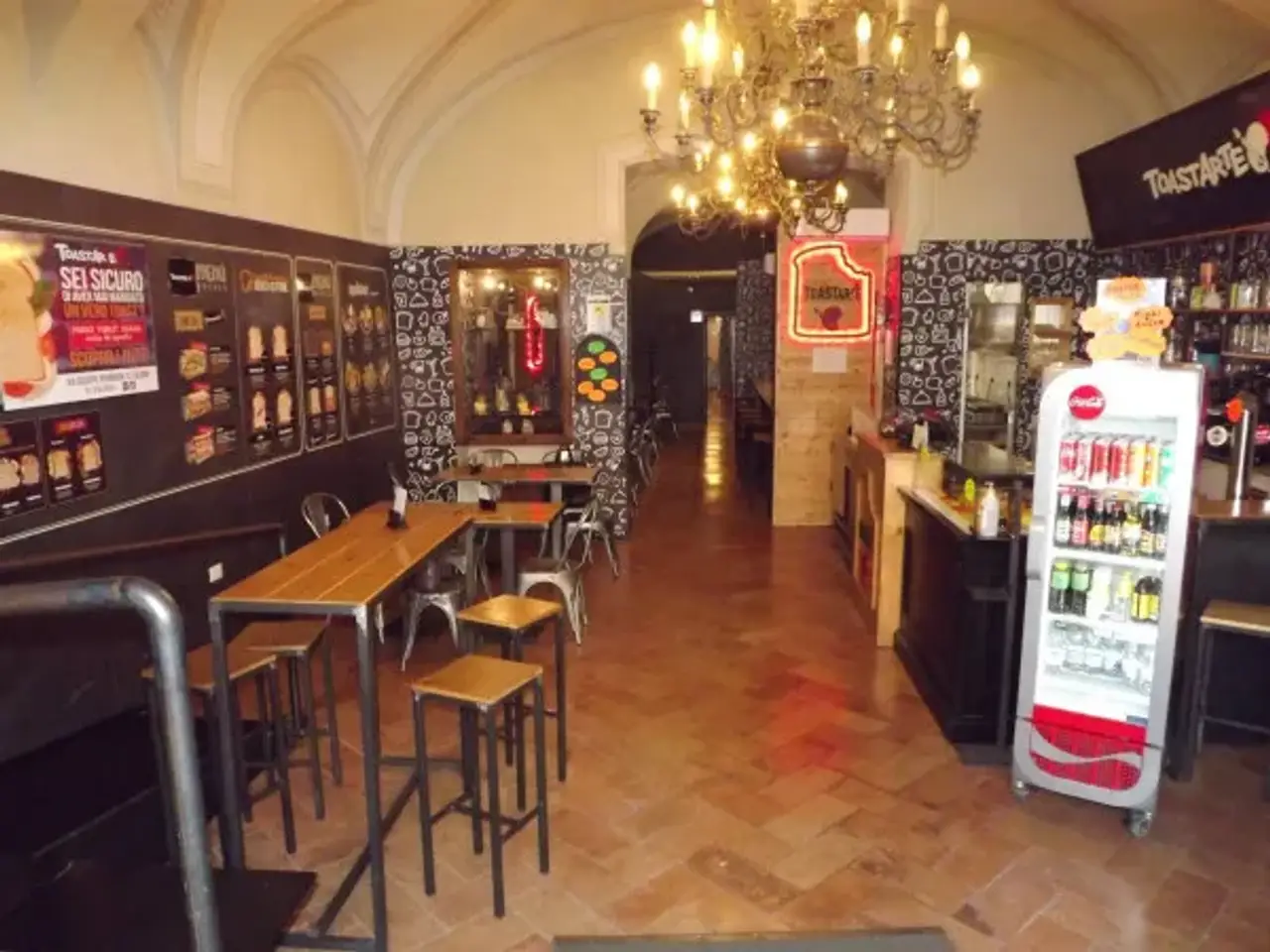 Ristorante in Via Giuseppe Piermarini, Foligno, {3} - Foto 2