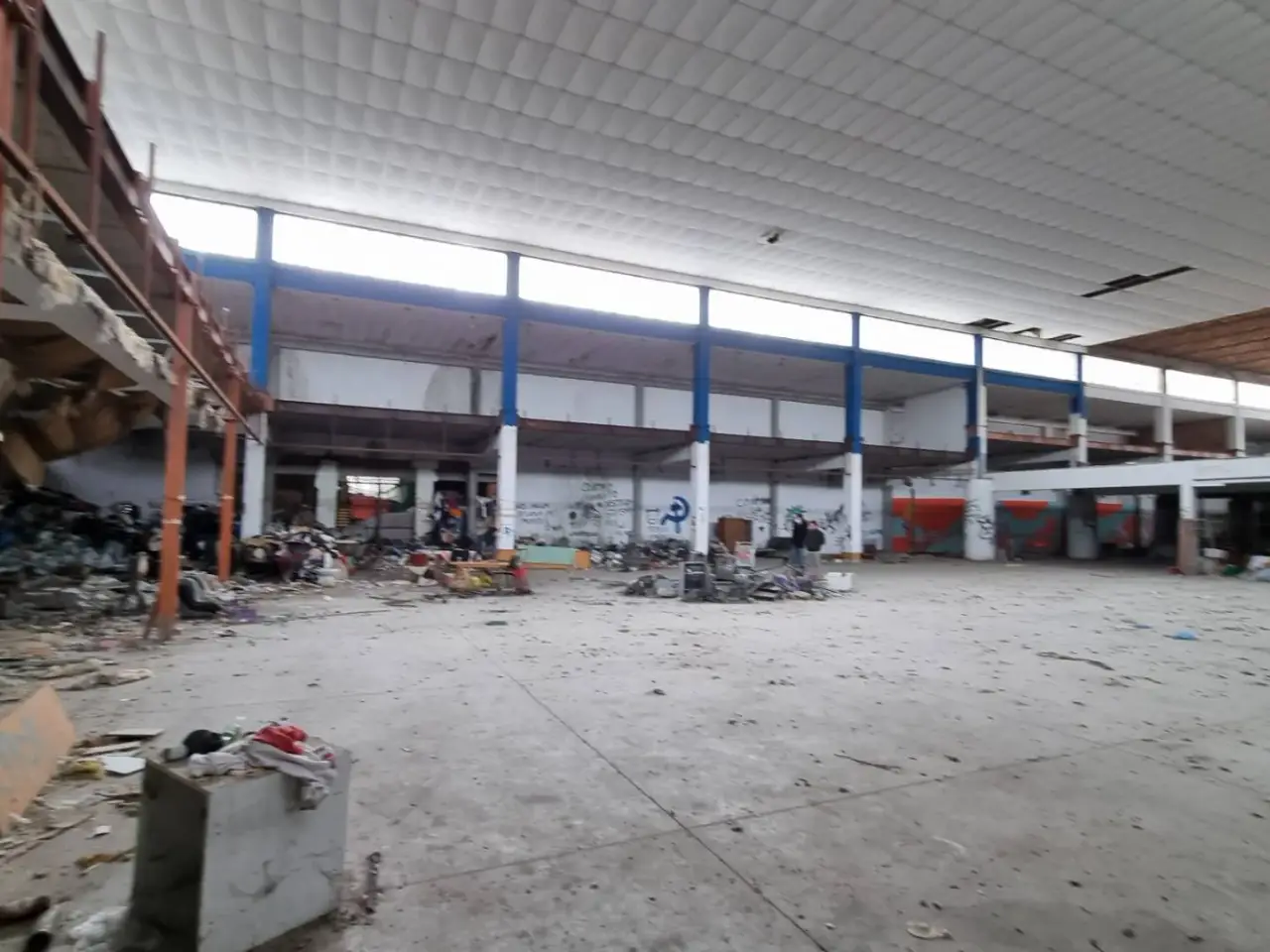 Esercizio commerciale in Piazza Guerrazzi, Pisa, {3} - Foto 2