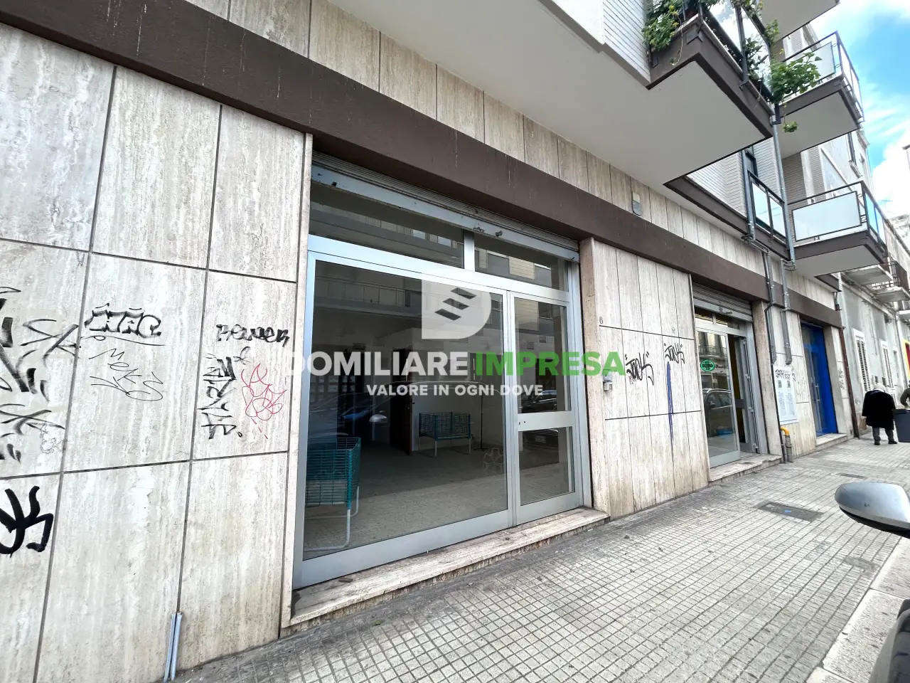 Locale commerciale in Via Dalmazio Birago 6, Lecce, {3} - Foto 1