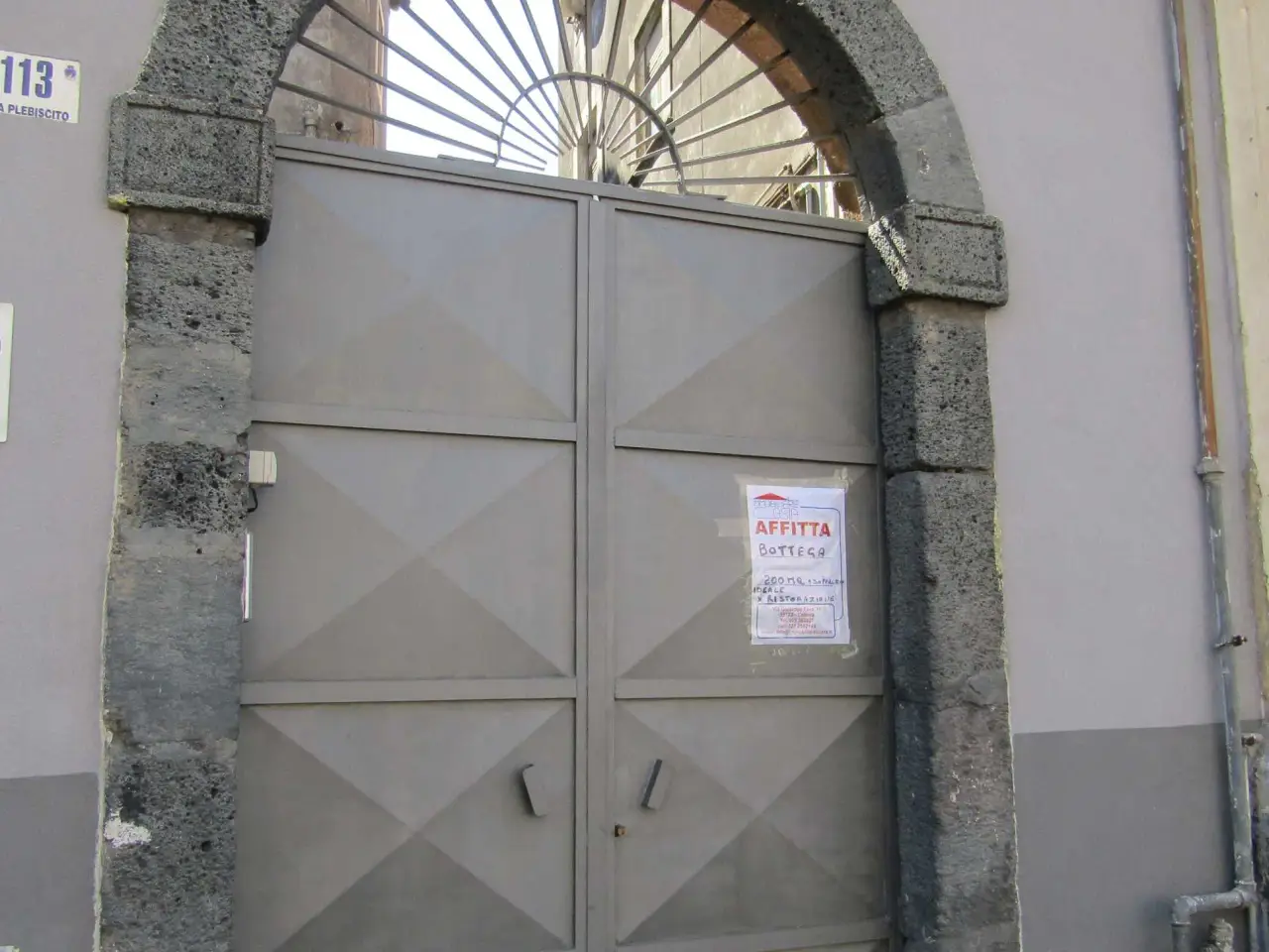 Locale commerciale in Via Plebiscito, Catania, {3} - Foto 1