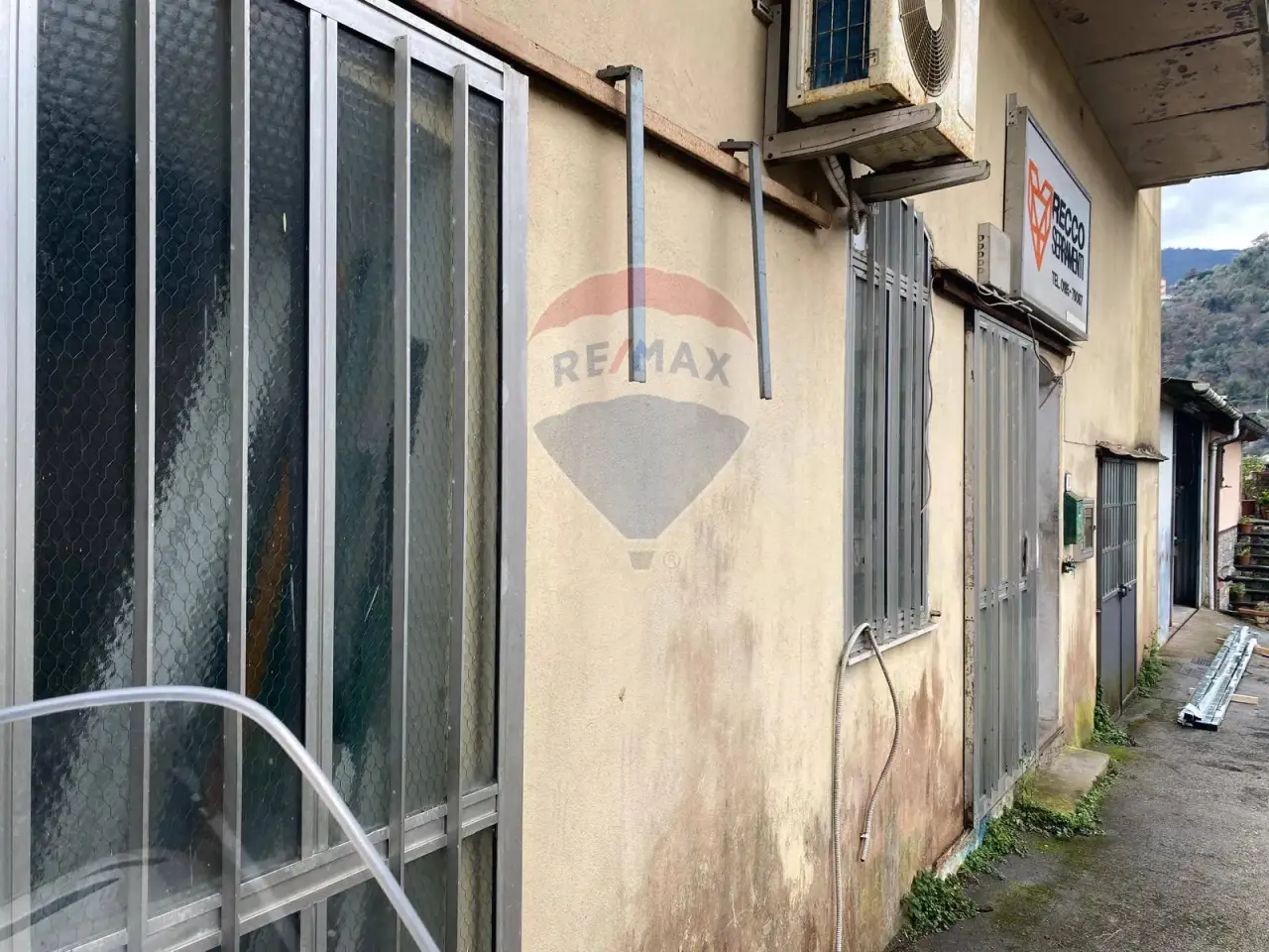 Esercizio commerciale in Ponte Vexina 9, Recco, {3} - Foto 1