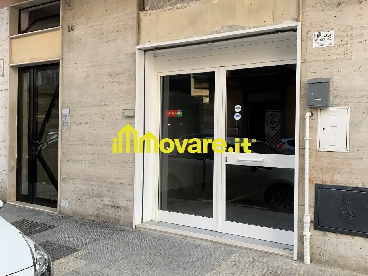 Negozio in Via Montello 28, Bari, {3} - Foto 1