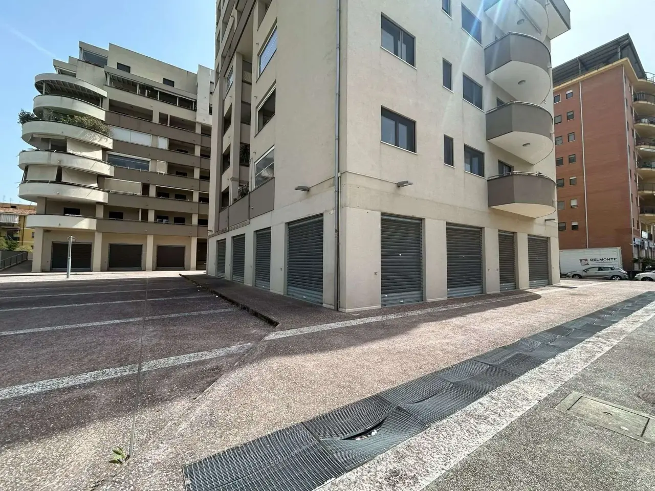 Negozio in Viale Giacomo Mancini 248, Cosenza, {3} - Foto 2