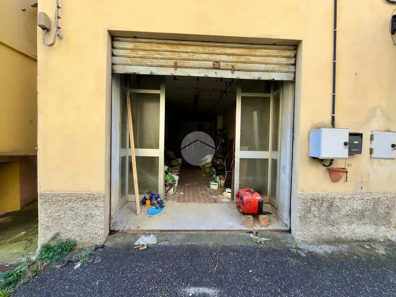 Magazzino in Via delle Gavette, Genova, {3} - Foto 2