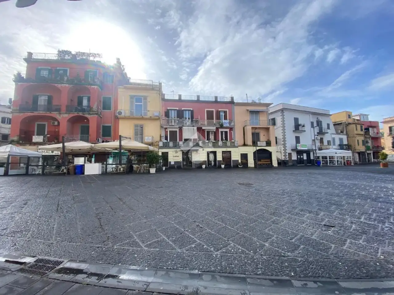 Negozio in Piazza della Repubblica 100, Pozzuoli, {3} - Foto 2