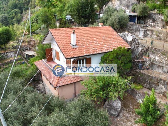 Detached house in Via dei Colli, Massa - Photo 1