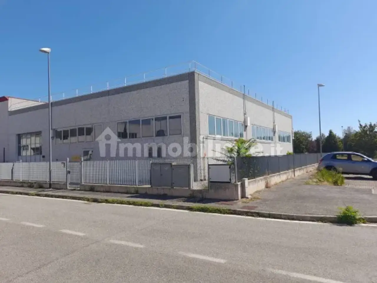 Capannone in Via Luciano Lama 15, Rimini, {3} - Foto 1