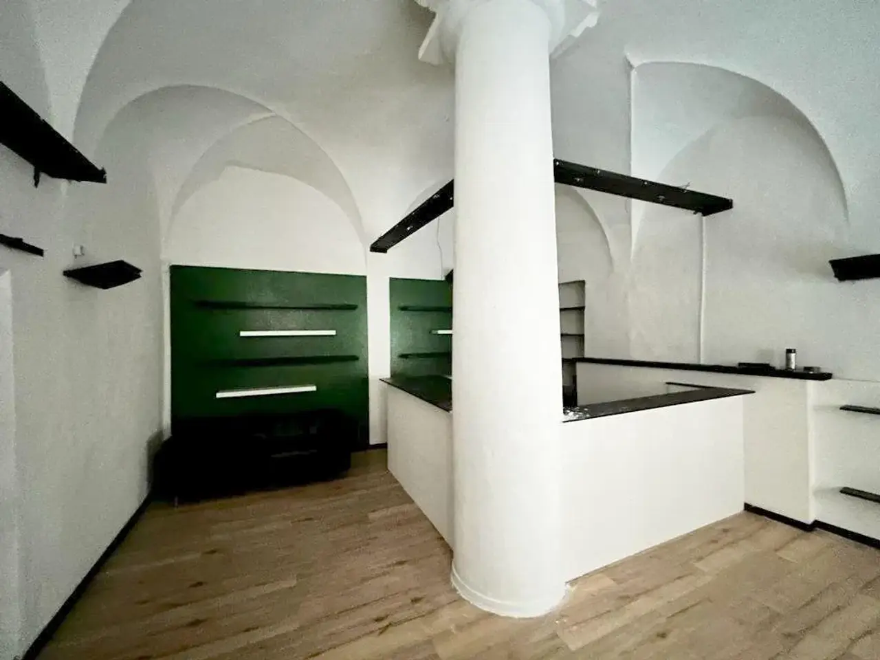 Negozio in , Siena, {3} - Foto 1