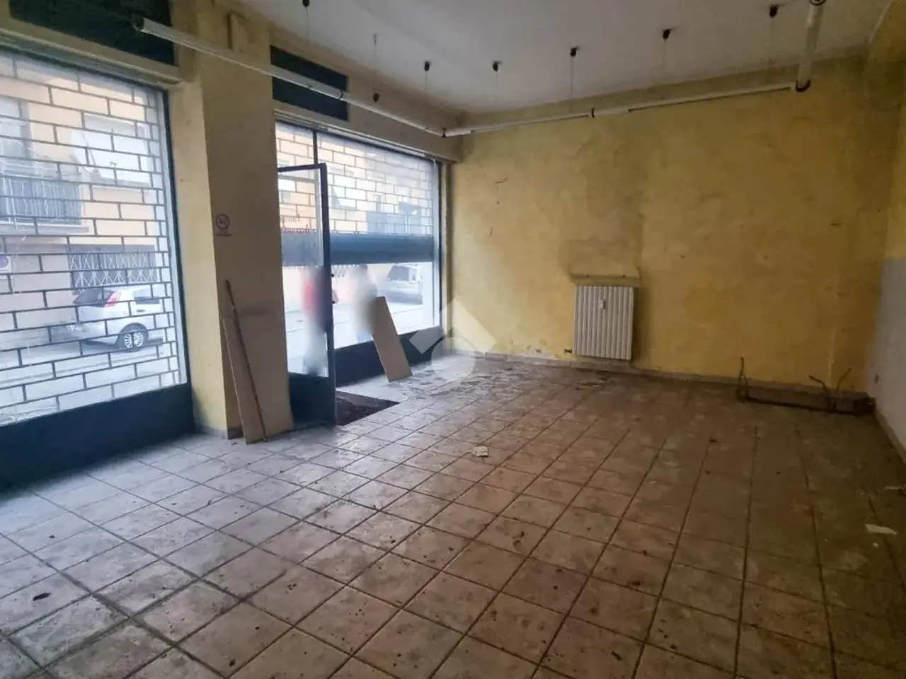 Negozio in Via Cesare Battisti 37, Costa Masnaga, {3} - Foto 1
