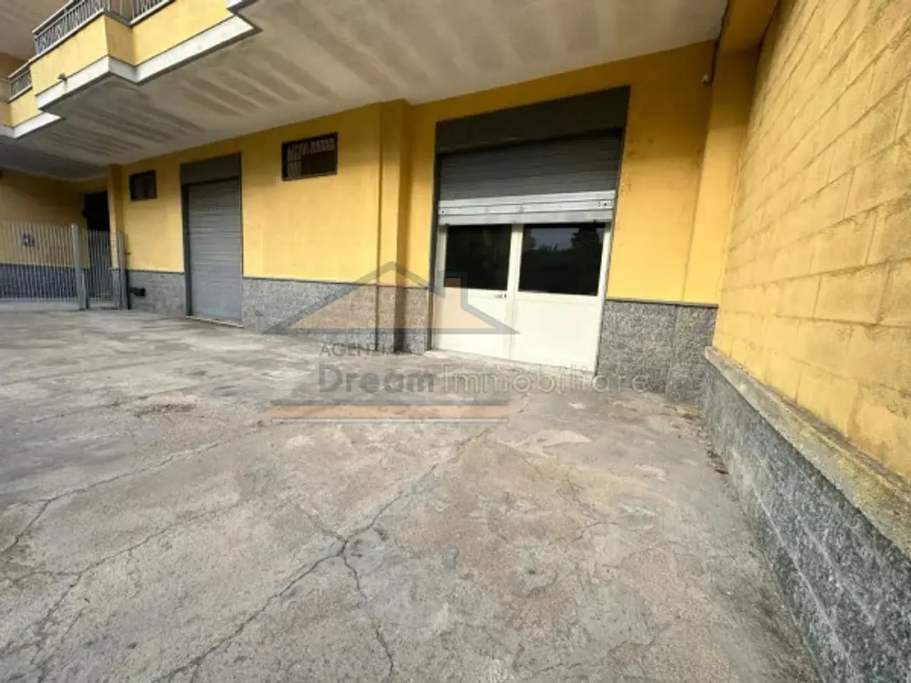 Negozio in Circumvallazione Esterna di Napoli, Qualiano, {3} - Foto 2