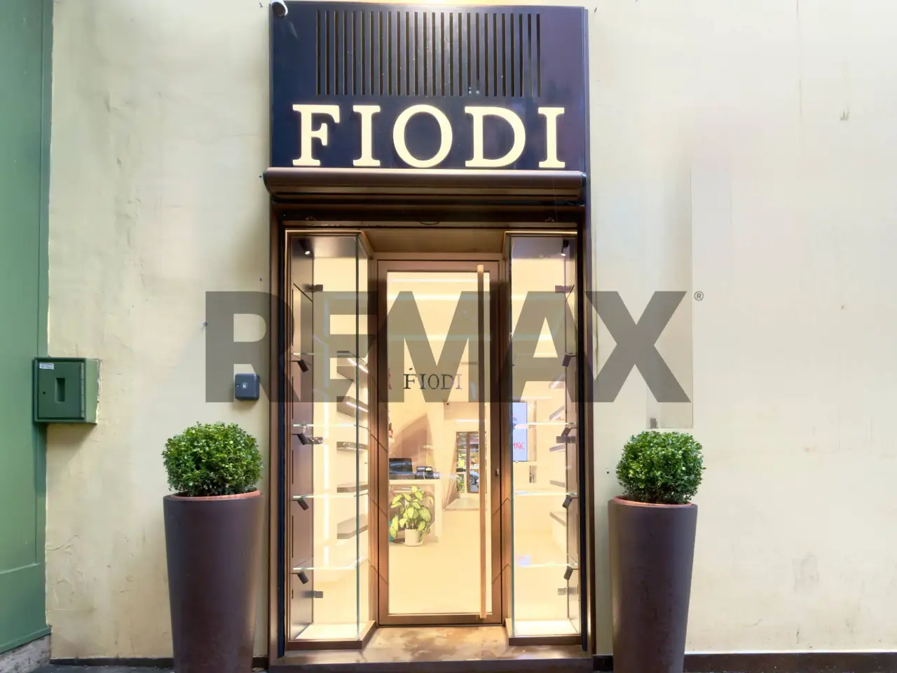 Esercizio commerciale in Via Tino di Camaino 19, Napoli, {3} - Foto 2