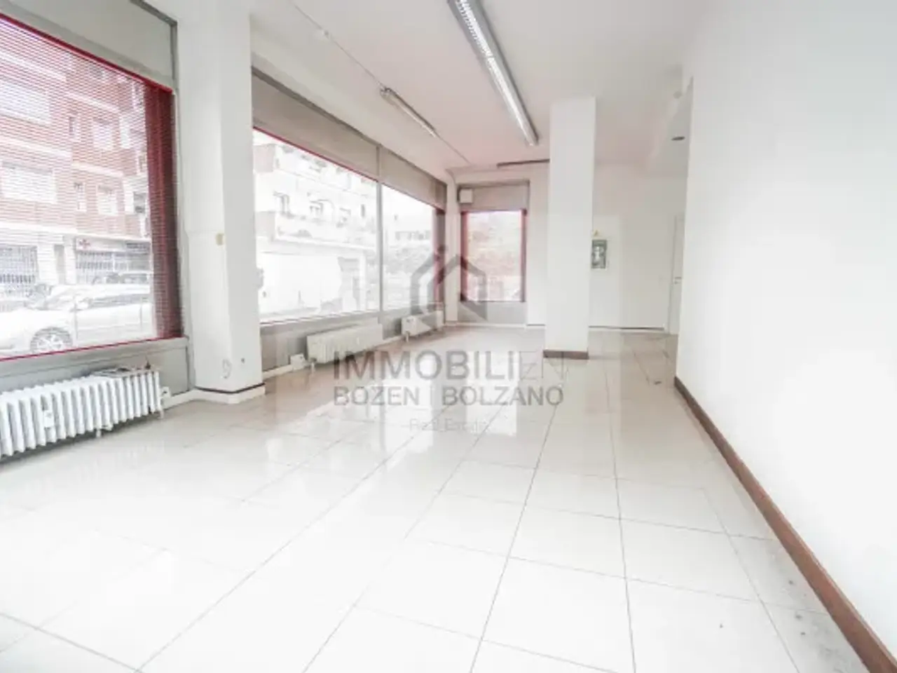 Negozio in Via Maso della Pieve 1, Bolzano, {3} - Foto 2