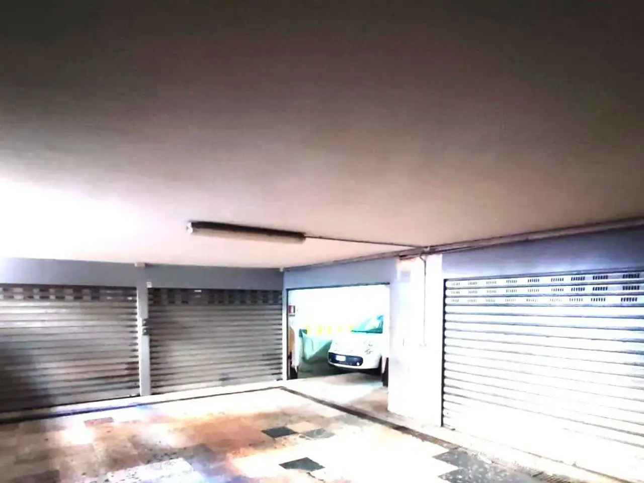 Parcheggio chiuso in Via Giacomo Matteotti, Torre Del Greco, {3} - Foto 1