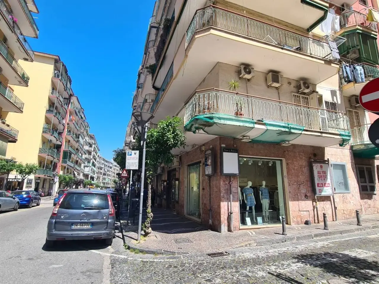 Parcheggio chiuso in Via Leonardo da Vinci 36, Portici, {3} - Foto 1