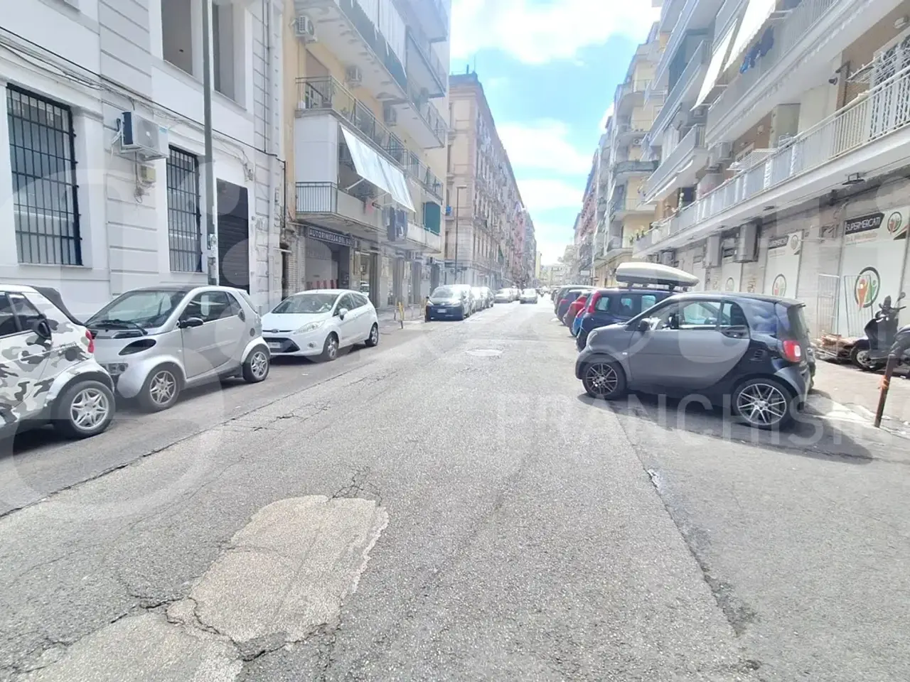 Negozio in Via Pier delle Vigne, Napoli, {3} - Foto 1