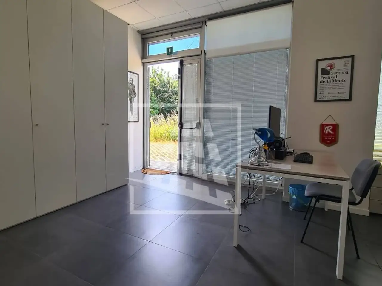 Negozio in Via Meuccio Ruini 11, Reggio Emilia, {3} - Foto 1