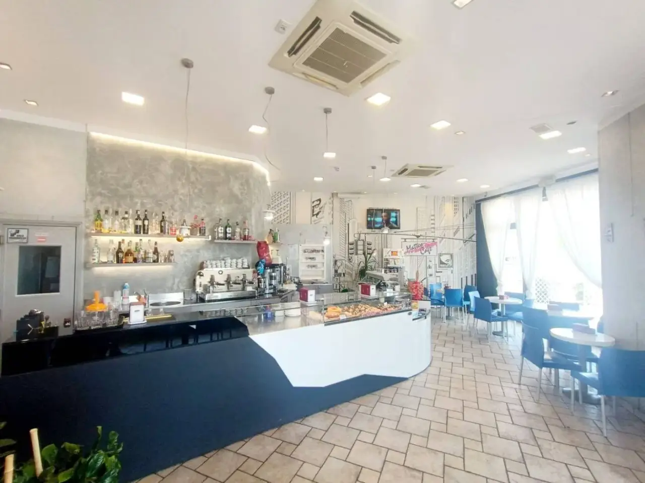 Locale commerciale in Indirizzo Via 25 Aprile 39, Morrovalle, {3} - Foto 1