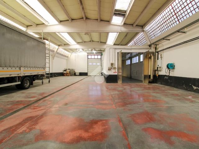 Industrial shed in Via Stoccolma 12, Verdellino - Photo 1